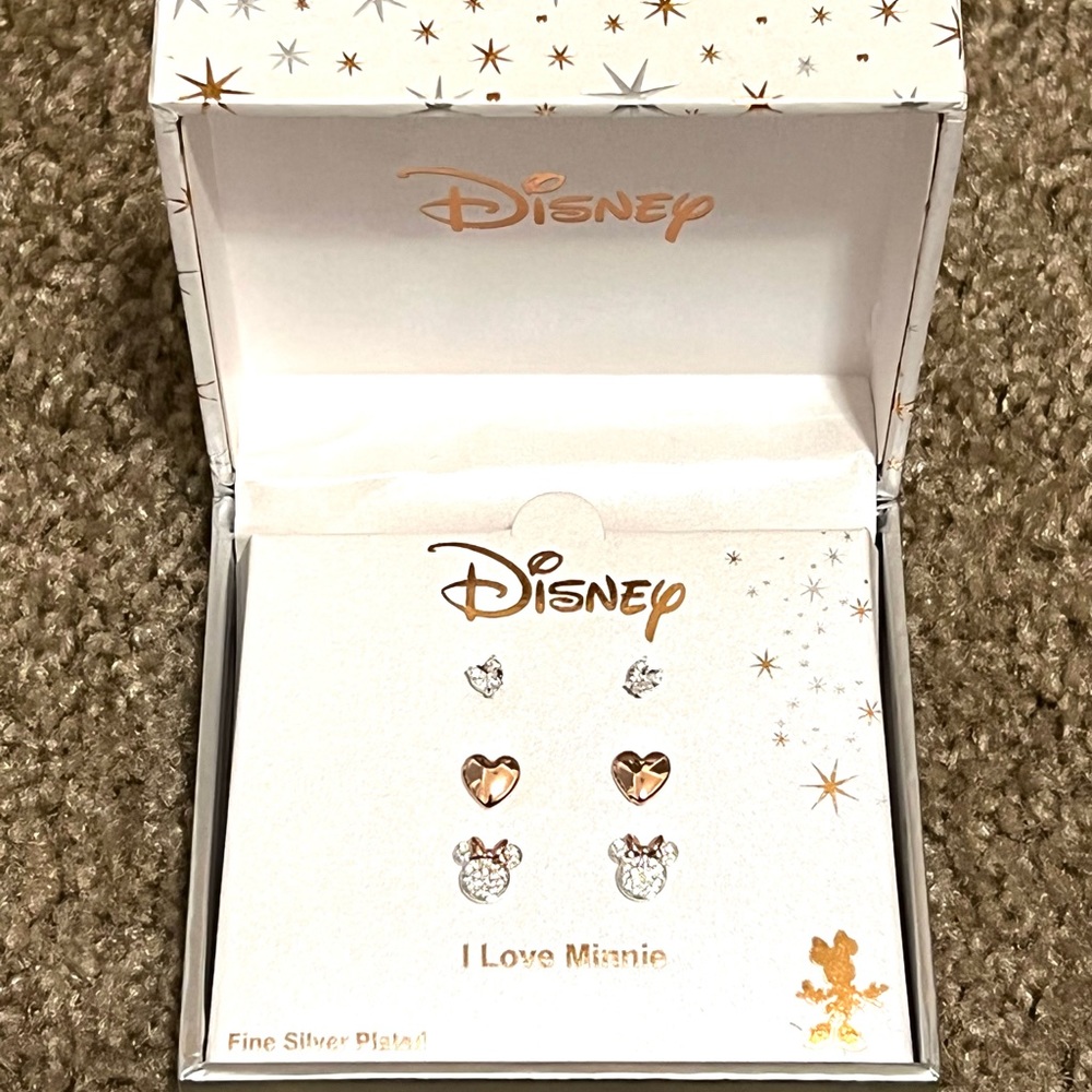 Disney Minnie Mouse “I LOVE MINNIE” Earring Set Trio NEW IN BOX